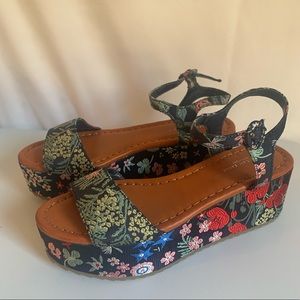 American Eagle Platform Sandals